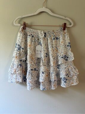 Sadie & Sage- White Floral Tiered Skater Skirt